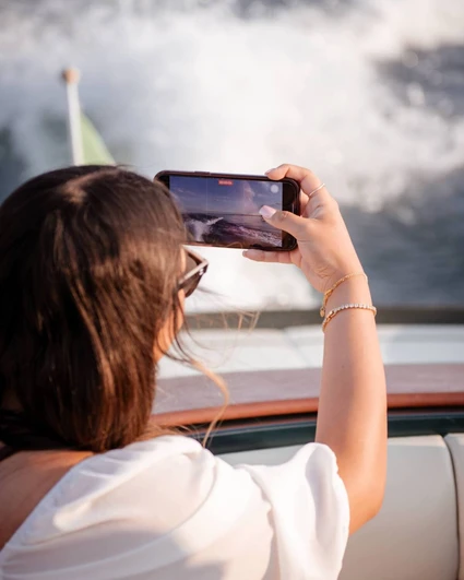 Evento al tramonto: la penisola di Sirmione in barca per gruppi privati 5